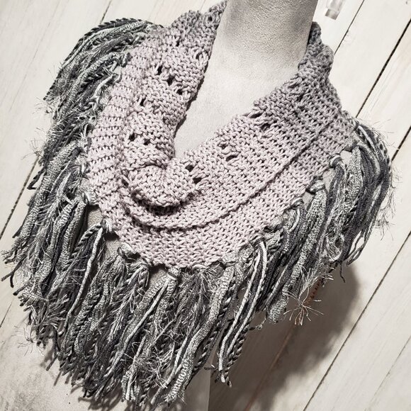 NEW Hand Knitted Boho Cowl Infinity Scarf Fringe Boho Gray Ombre Boho Whimsy - Picture 4 of 6